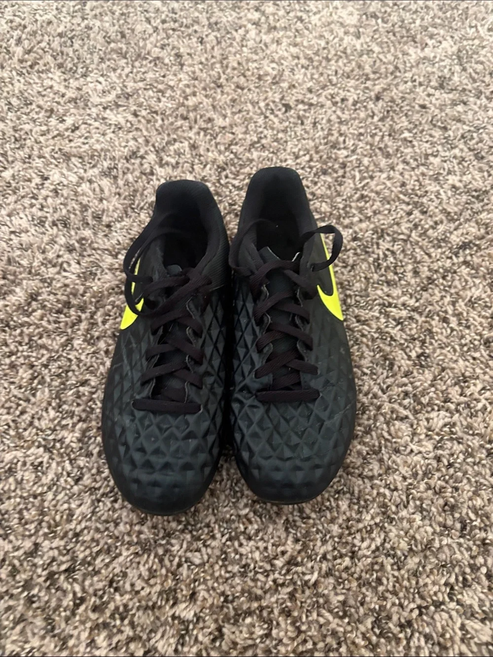 Nike Tiempo Legend 8 Club MG Kids Soccer Cleats Black Volt